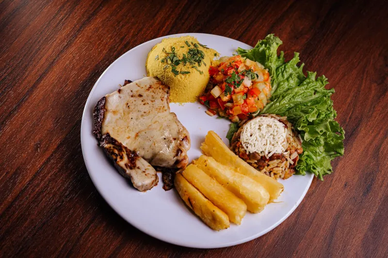 Still Hungry After a 'Healthy' Meal? Here's What's Actually Going On